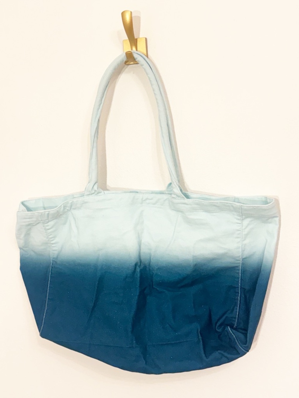 ATHLETA Ombré Blue Beach Bag - Picture 3 of 5